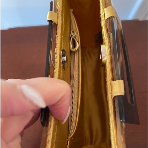 Mad by Design Shell Women’s Purse with Turquoise Shell with Handle. Brand New! - Picture 3 of 4